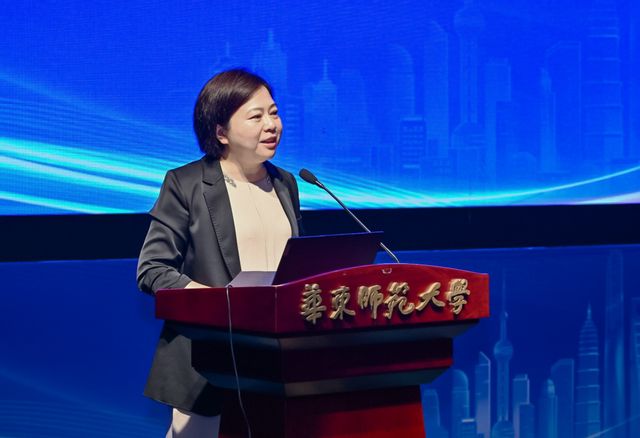 2026世界杯官网党委常委、学校办公室主任张惠虹致辞.jpg