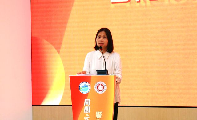 陈立群.jpg