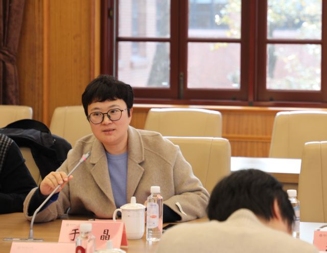 传播学院副院长于晶作专题讲座1.JPG