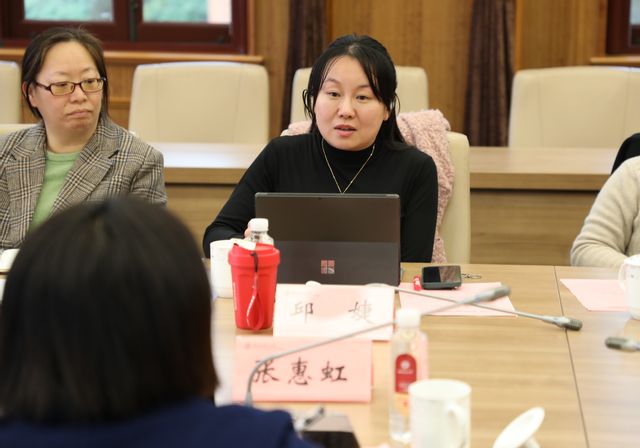 邱婕.JPG